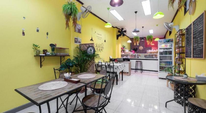 Oyo 75327 Diyana Residence Патая Екстериор снимка