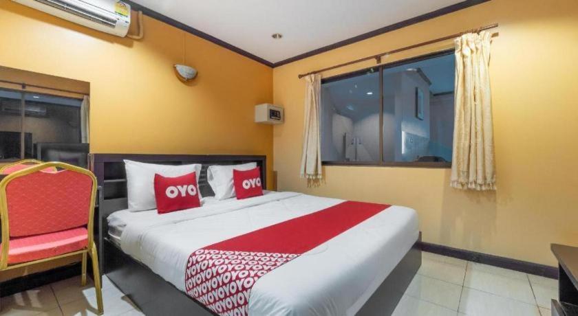 Oyo 75327 Diyana Residence Патая Екстериор снимка